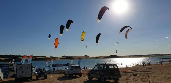 Où trouver les plus belles plages pour pratiquer le kitesurf en Espagne ?